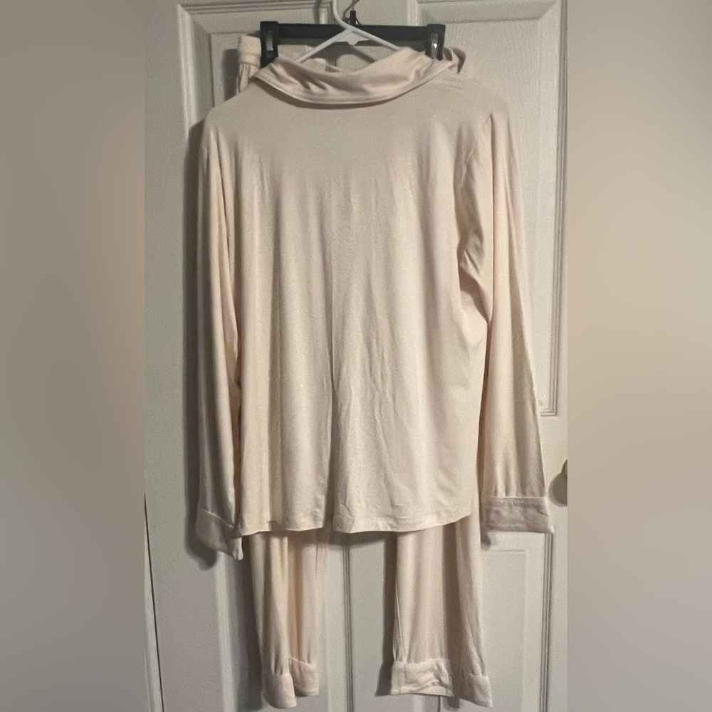 NWT Larkspur Baby Company Soft Cream Pajama Set - Picture 3 of 8